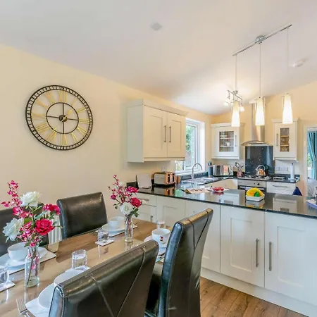 Lodge 2 Bed In Malton Oc-87936 West Heslerton