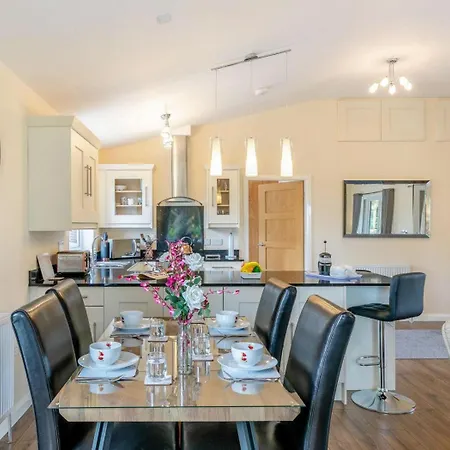Lodge 2 Bed In Malton Oc-87936 West Heslerton